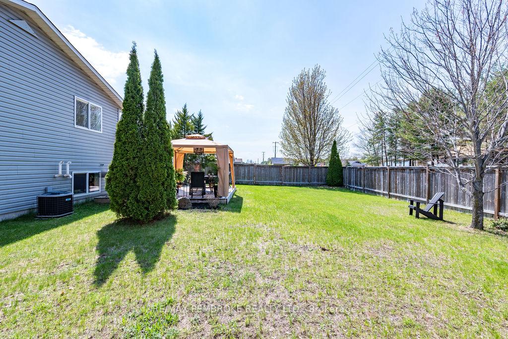Photo 40 of 35 Winfield Street, Petawawa, Petawawa — HOMEH