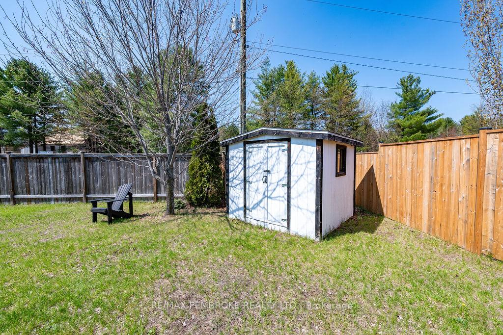 Photo 41 of 35 Winfield Street, Petawawa, Petawawa — HOMEH
