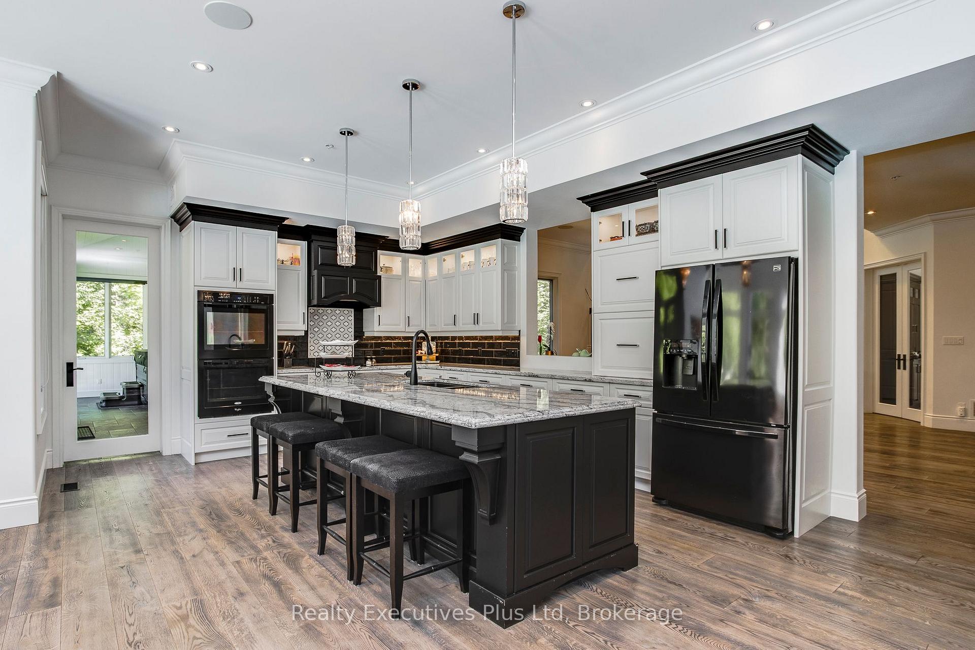 Photo 11 of 27 Kingfisher Crescent, Tiny, Rural Tiny — HOMEH