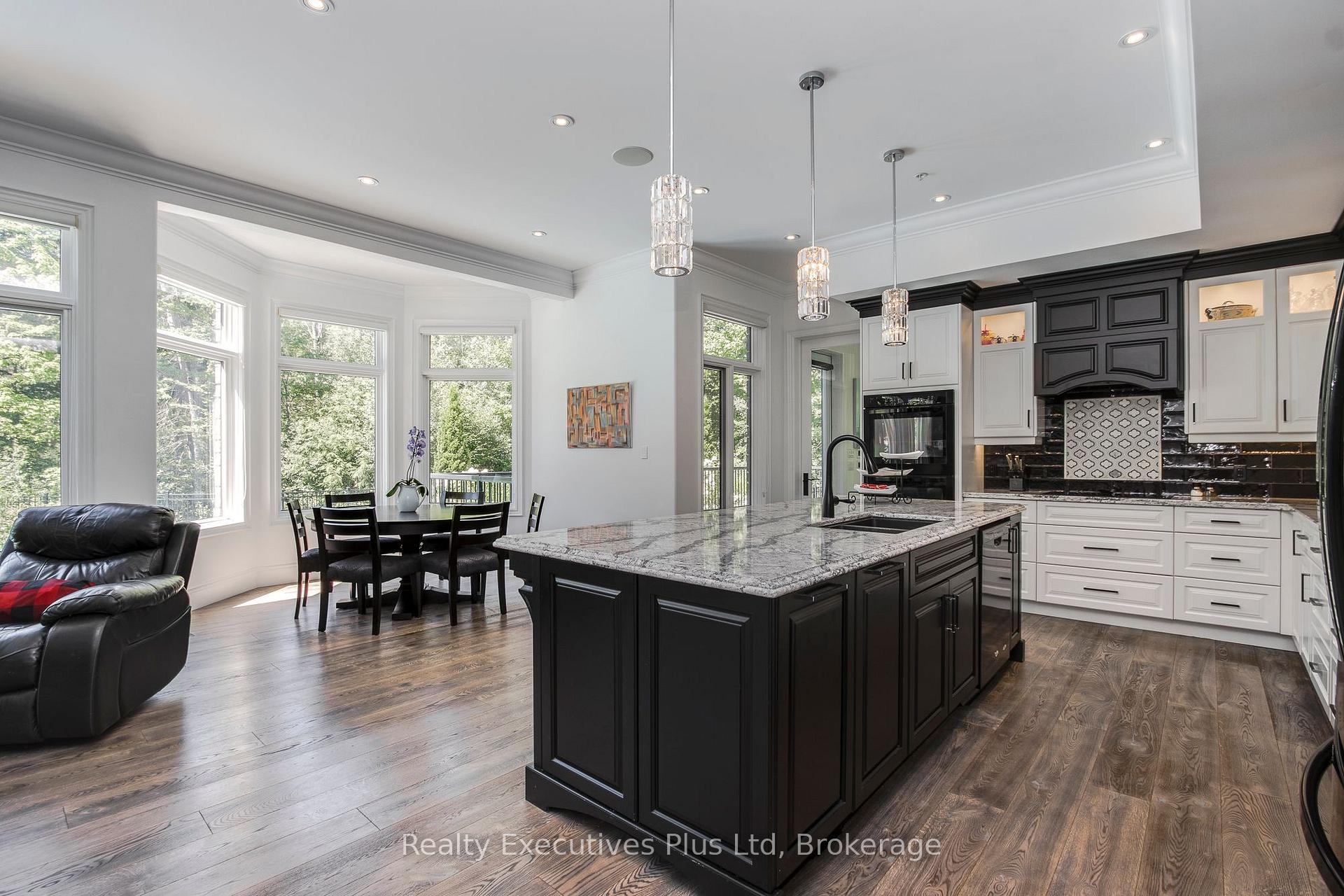 Photo 12 of 27 Kingfisher Crescent, Tiny, Rural Tiny — HOMEH