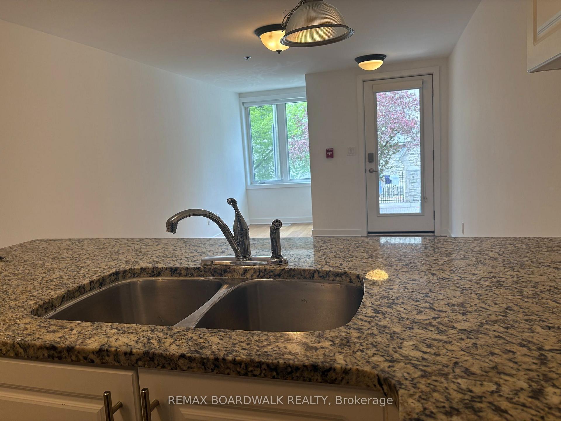 Photo 5 of 132 Daly Avenue, Ottawa, Sandy Hill — HOMEH
