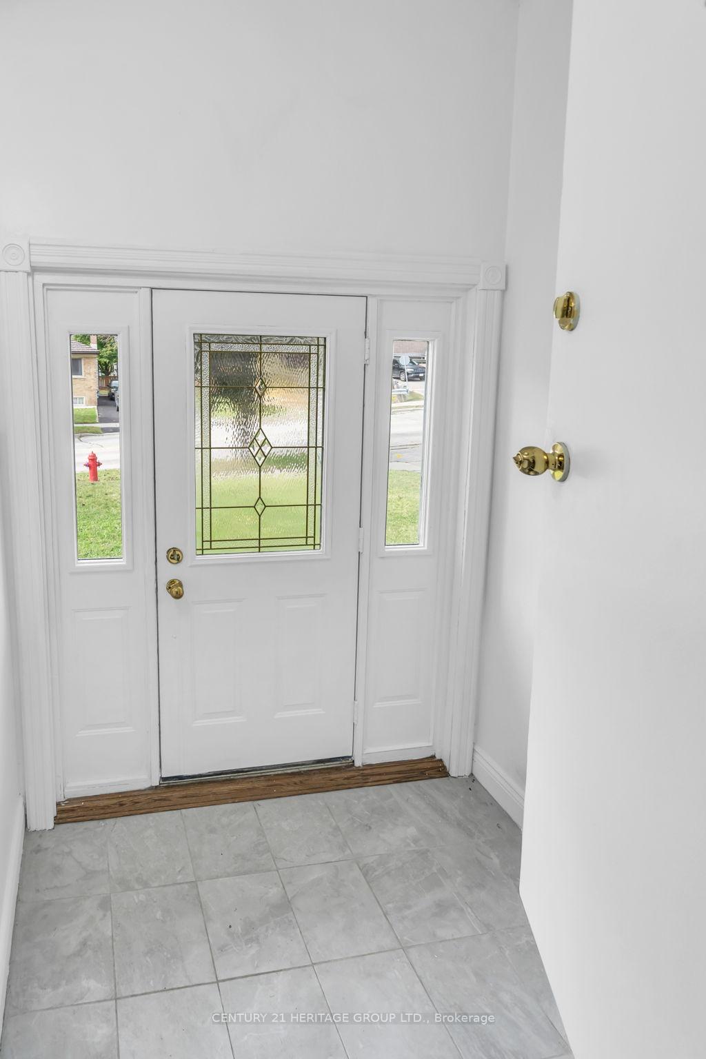 Photo 2 of 53 Wilstead Drive, Newmarket, Central Newmarket — HOMEH
