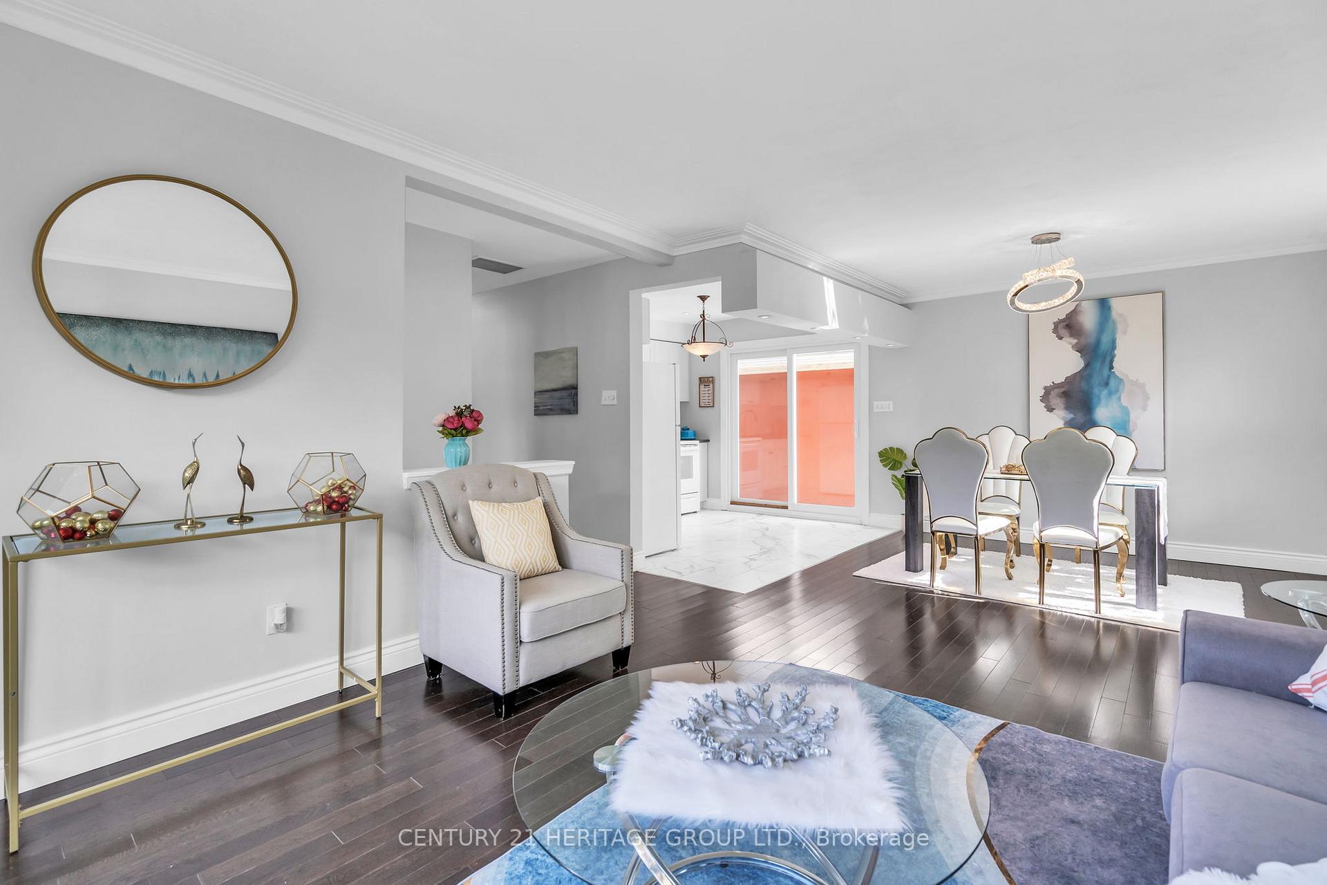 Photo 8 of 53 Wilstead Drive, Newmarket, Central Newmarket — HOMEH