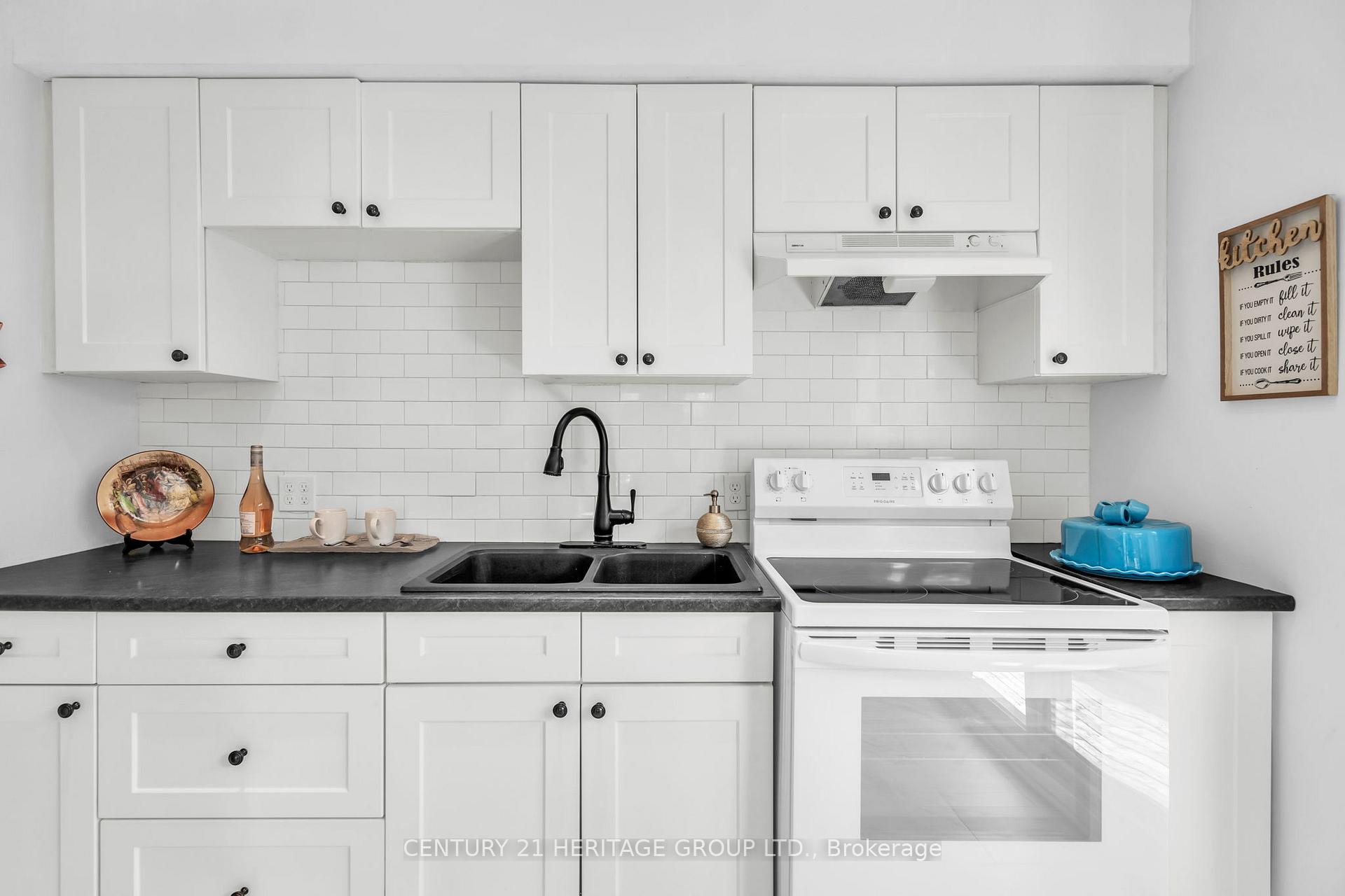 Photo 10 of 53 Wilstead Drive, Newmarket, Central Newmarket — HOMEH