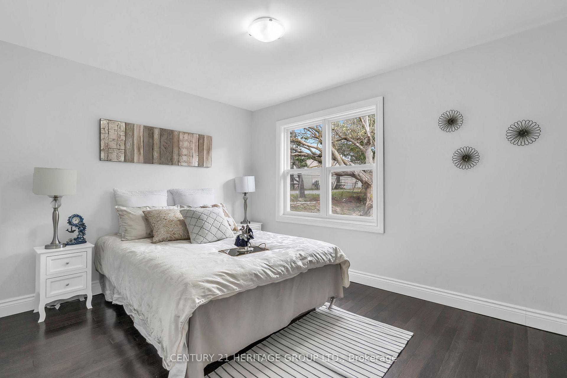 Photo 11 of 53 Wilstead Drive, Newmarket, Central Newmarket — HOMEH
