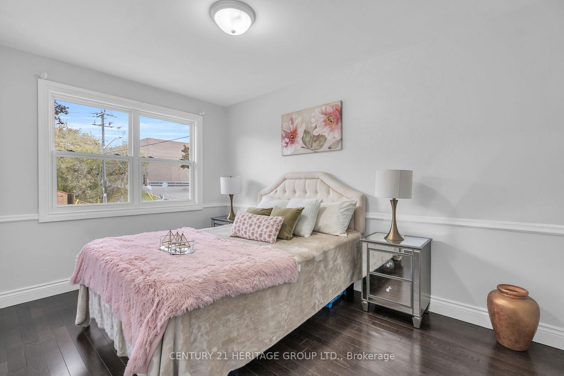 Photo 12 of 53 Wilstead Drive, Newmarket, Central Newmarket — HOMEH