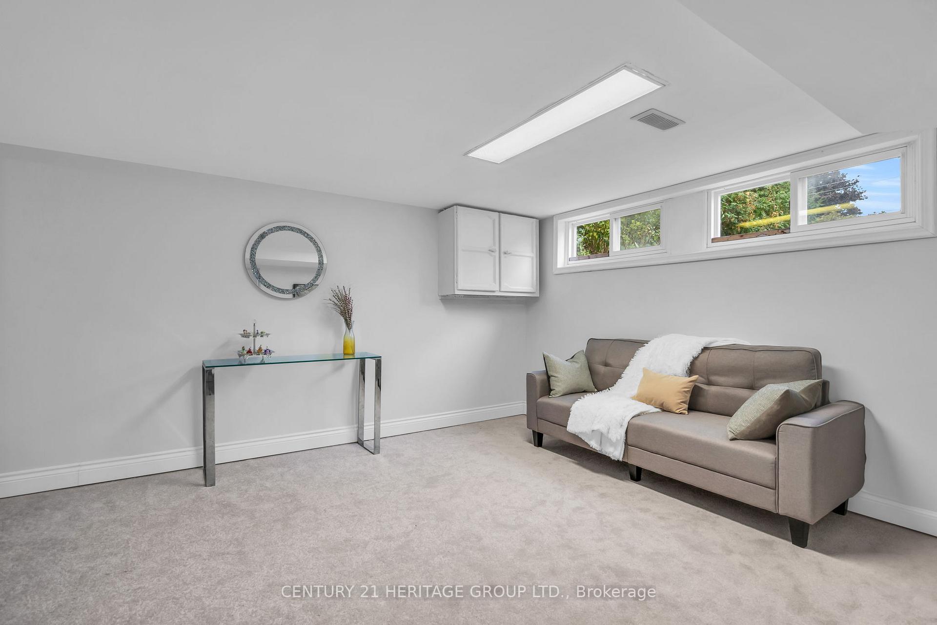 Photo 17 of 53 Wilstead Drive, Newmarket, Central Newmarket — HOMEH