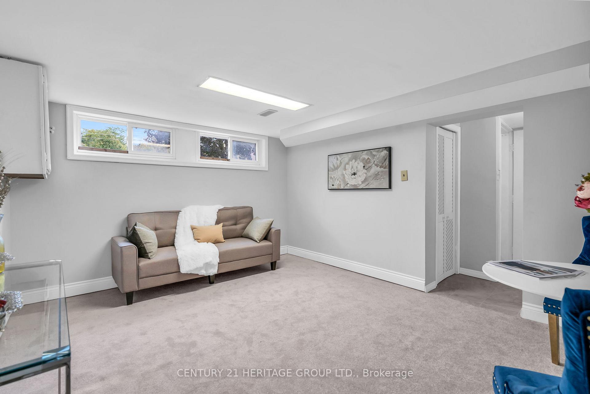 Photo 19 of 53 Wilstead Drive, Newmarket, Central Newmarket — HOMEH