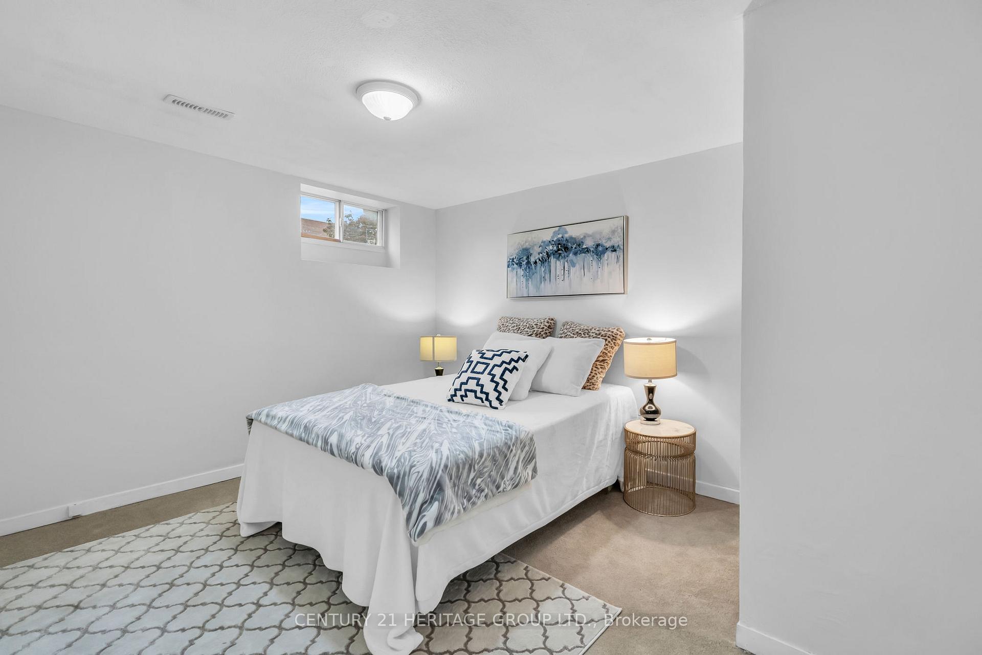 Photo 21 of 53 Wilstead Drive, Newmarket, Central Newmarket — HOMEH