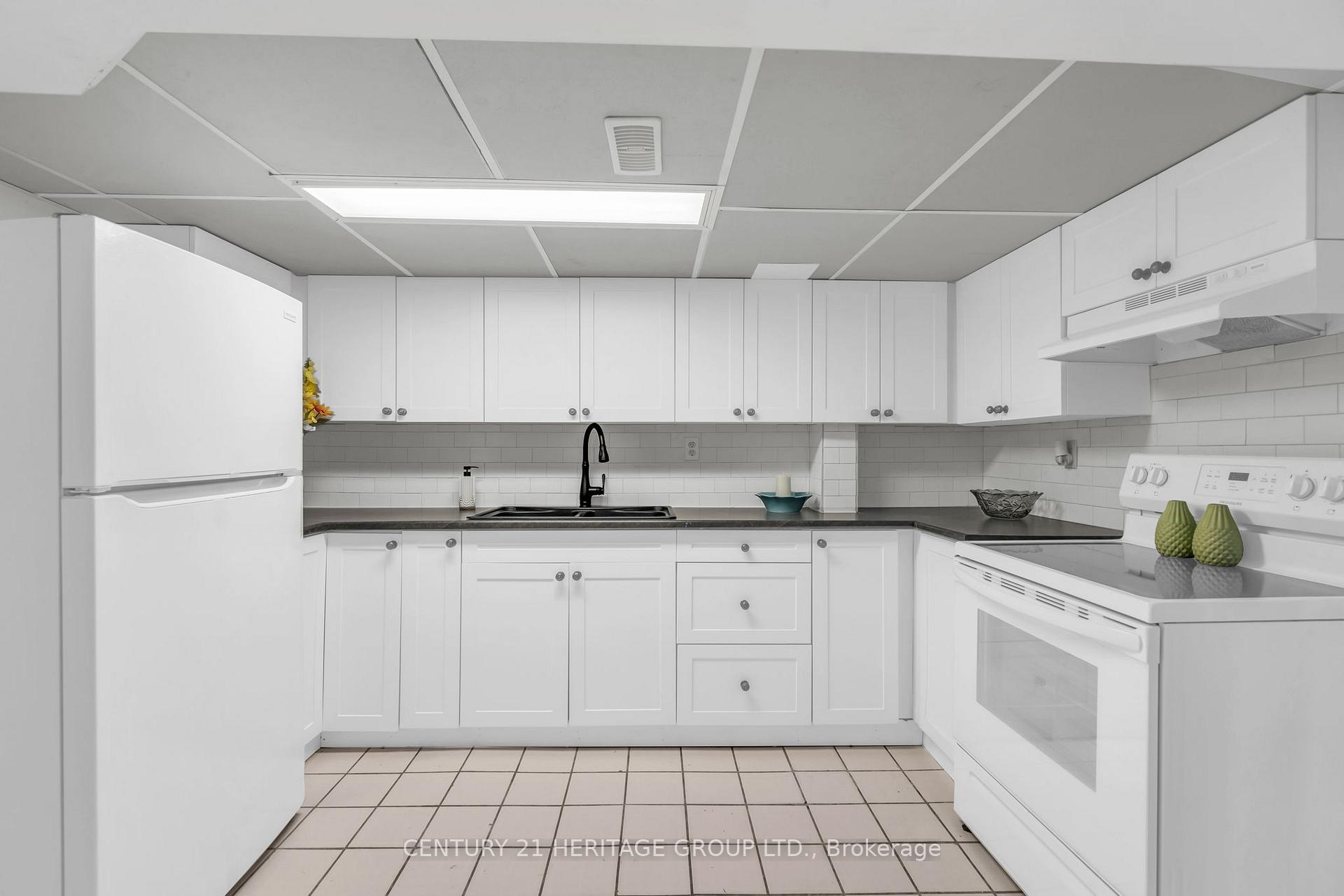 Photo 24 of 53 Wilstead Drive, Newmarket, Central Newmarket — HOMEH