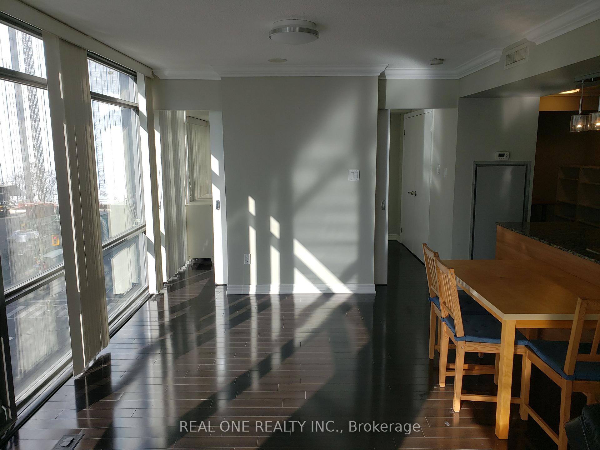 Photo 2 of Unit 402, 37 Grosvenor Street, Toronto, Bay Street Corridor — HOMEH