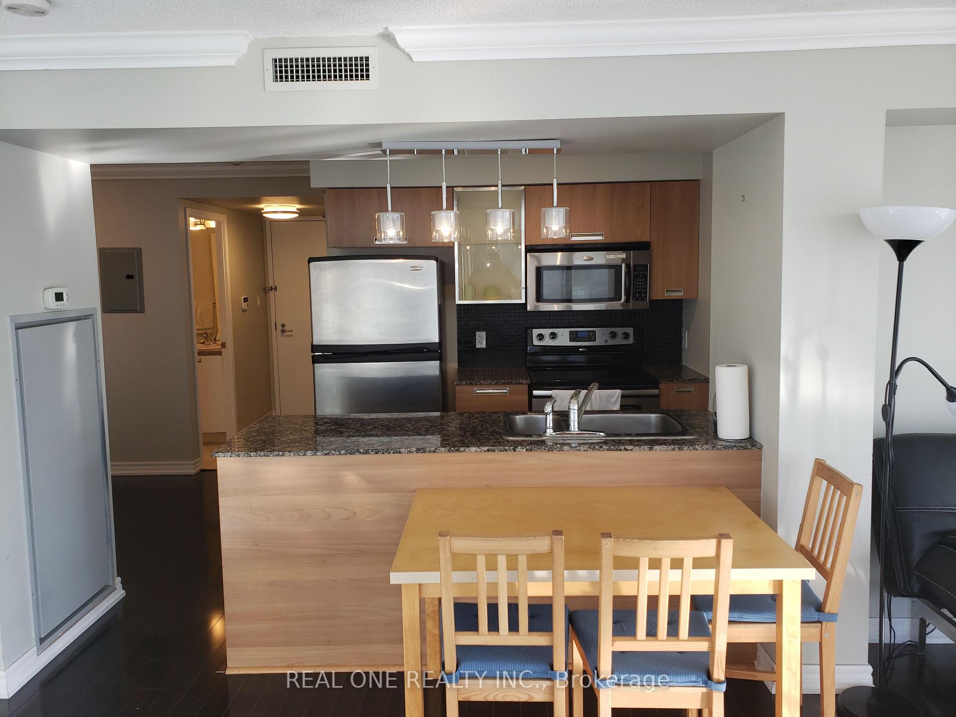 Photo 3 of Unit 402, 37 Grosvenor Street, Toronto, Bay Street Corridor — HOMEH
