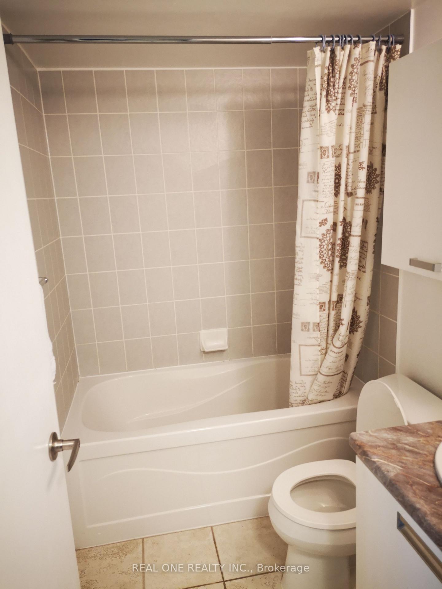 Photo 6 of Unit 402, 37 Grosvenor Street, Toronto, Bay Street Corridor — HOMEH