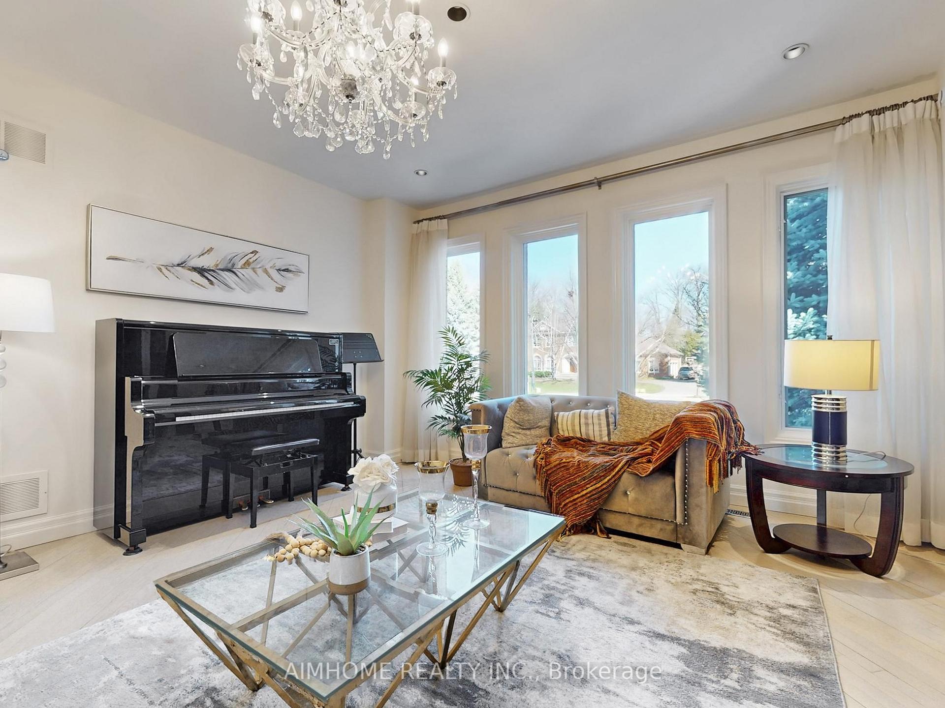 Photo 4 of 145 Renaissance Court, Vaughan, Beverley Glen — HOMEH