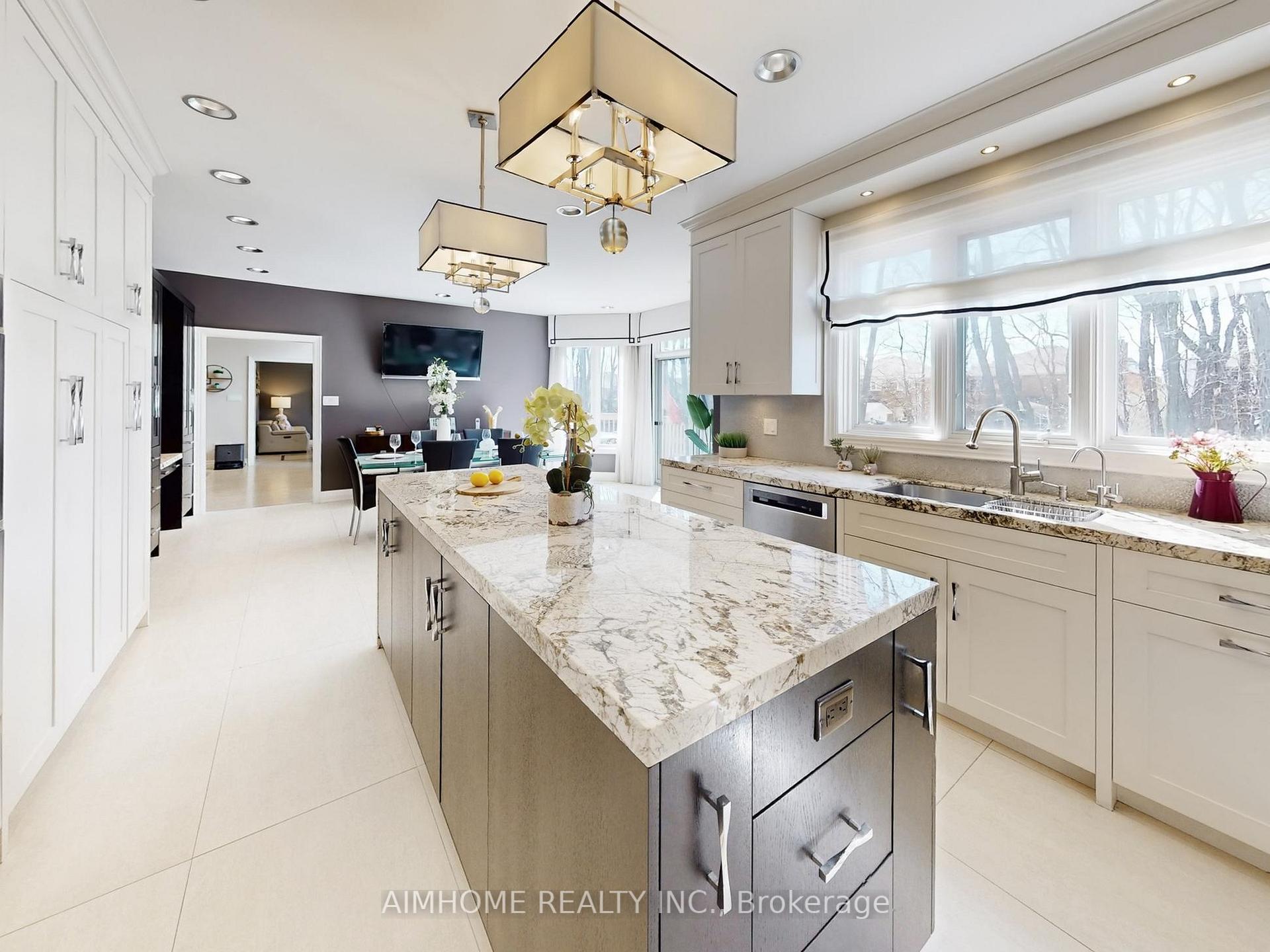 Photo 17 of 145 Renaissance Court, Vaughan, Beverley Glen — HOMEH