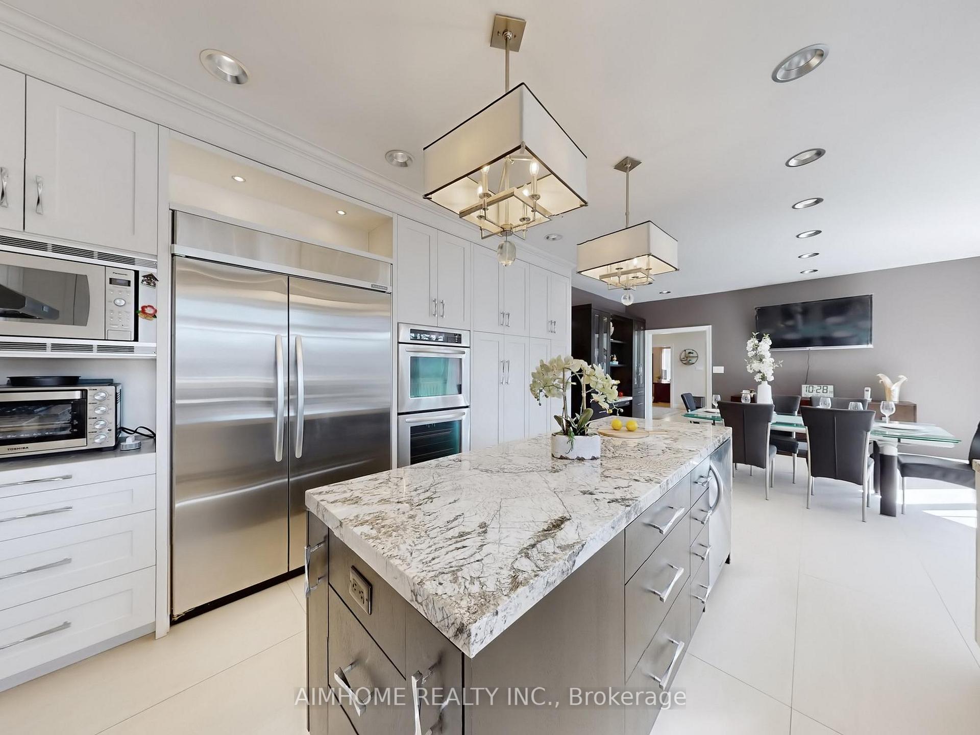 Photo 18 of 145 Renaissance Court, Vaughan, Beverley Glen — HOMEH