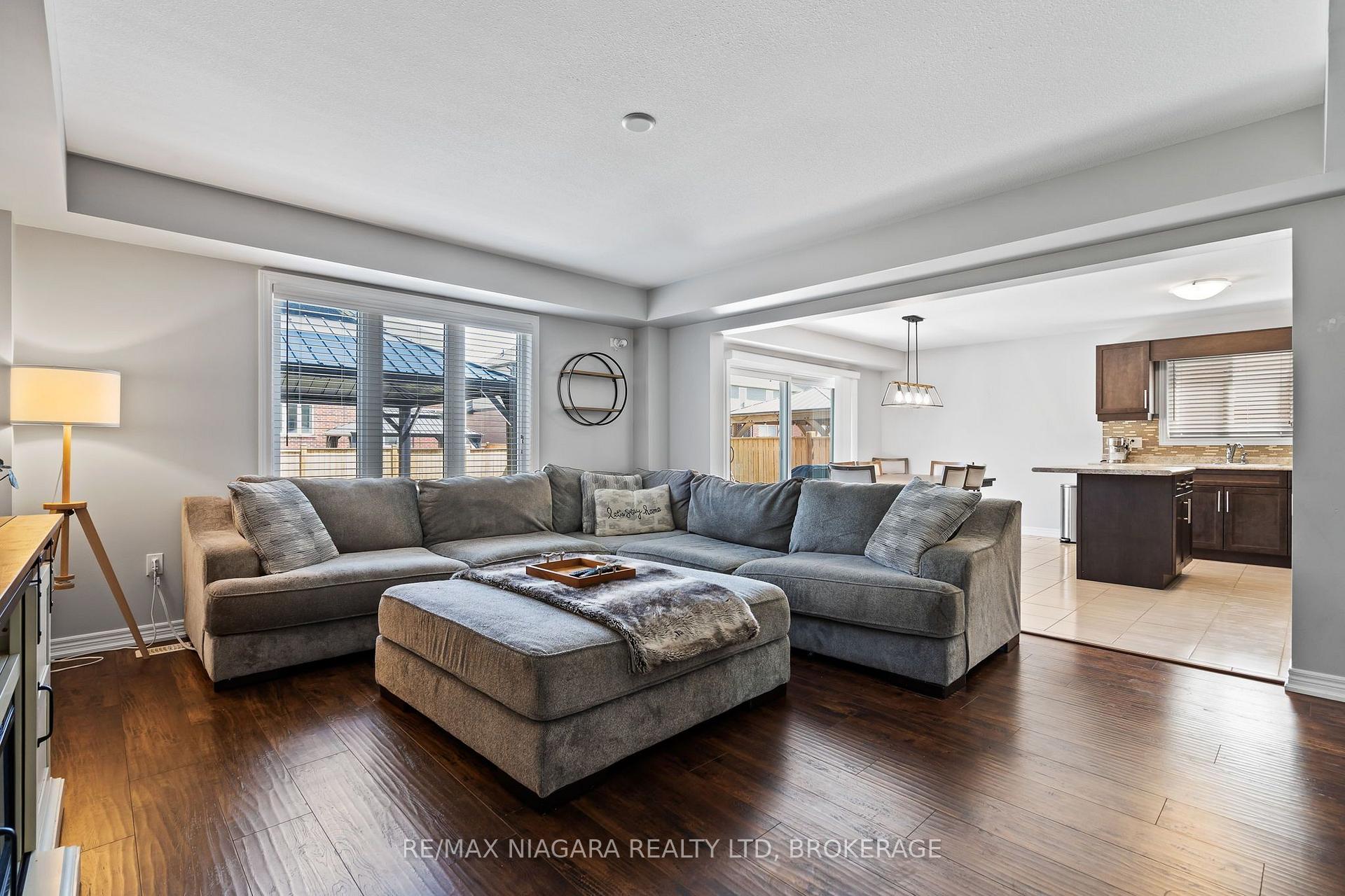 Photo 6 of 7 Riley Avenue, Pelham, Fonthill — HOMEH
