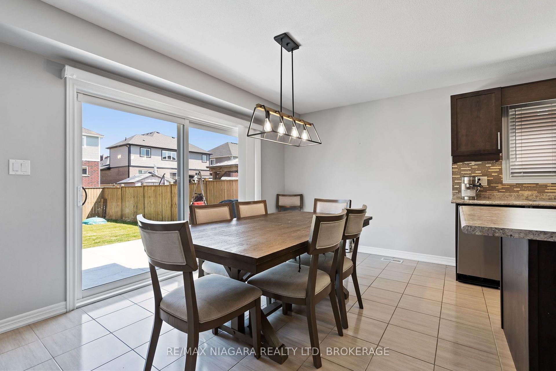 Photo 13 of 7 Riley Avenue, Pelham, Fonthill — HOMEH