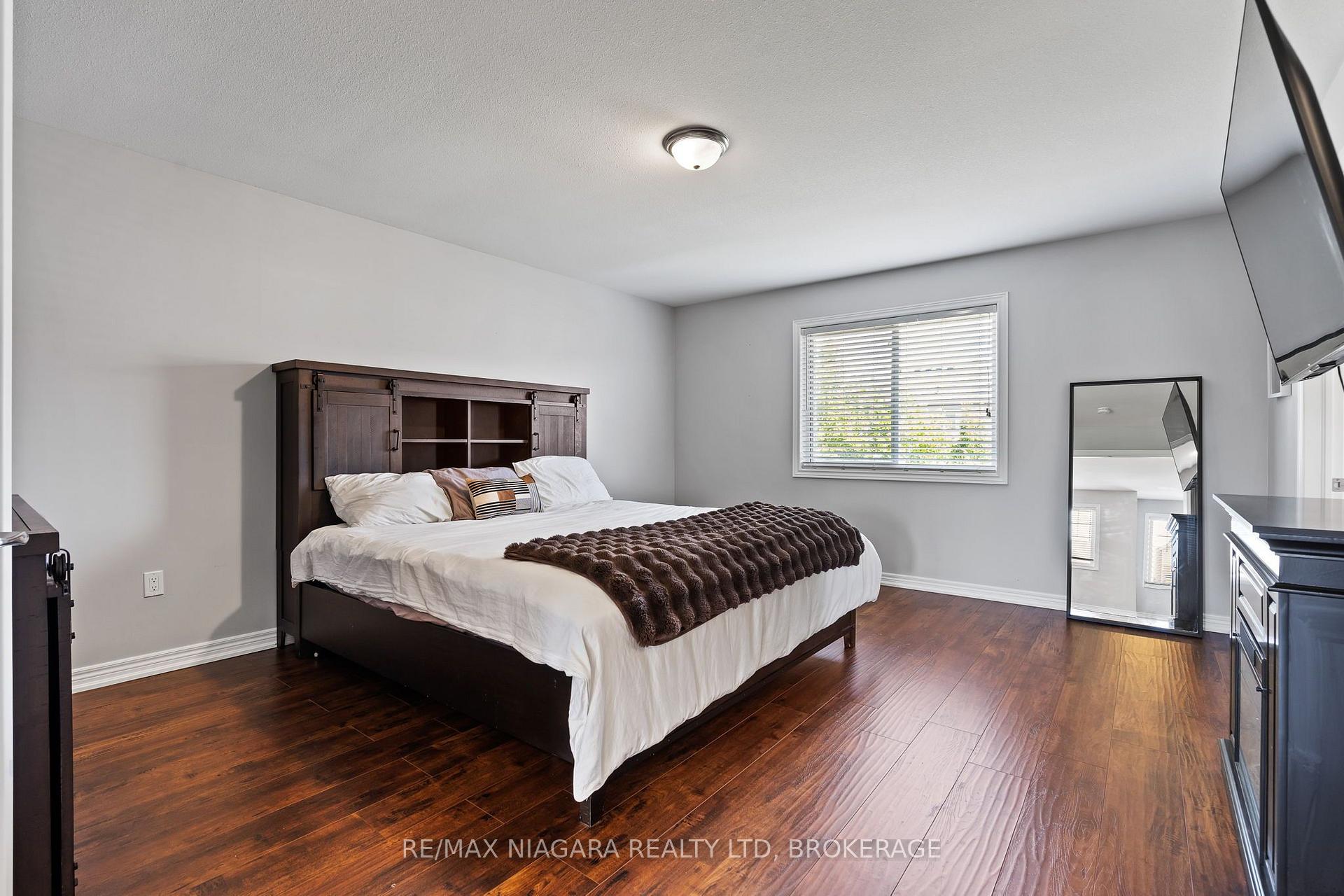 Photo 18 of 7 Riley Avenue, Pelham, Fonthill — HOMEH