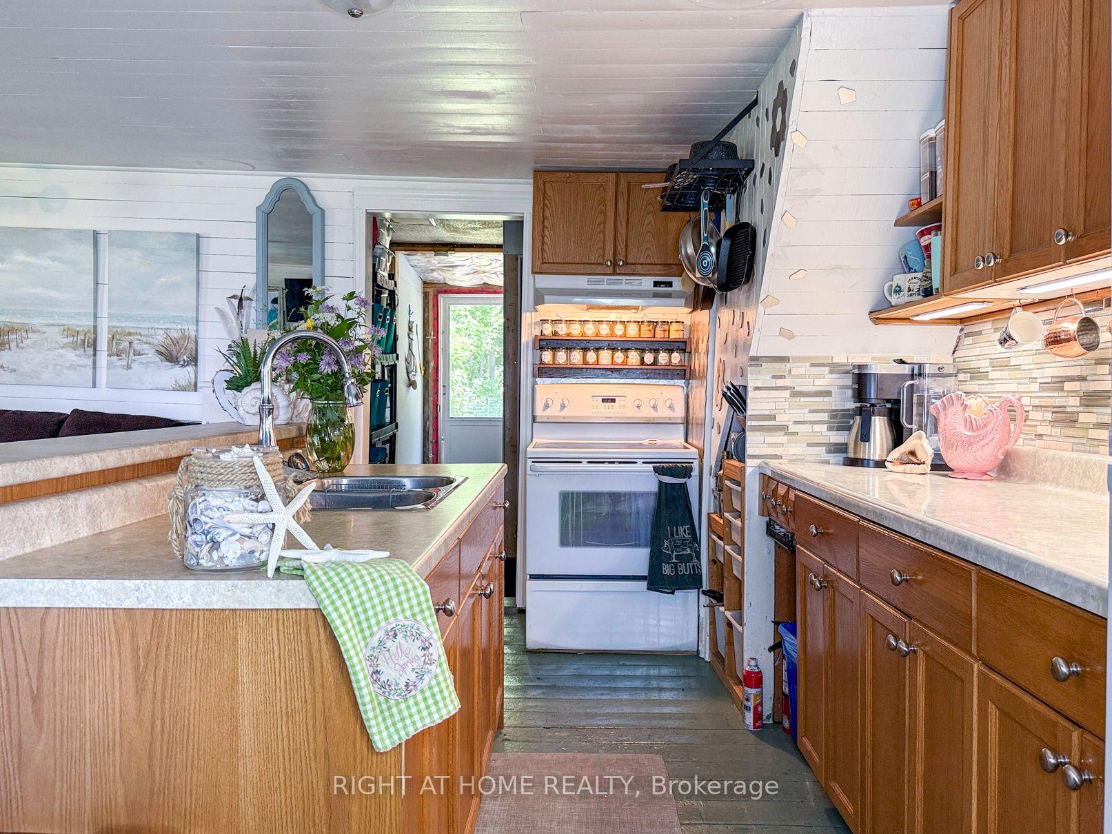Photo 8 of 2024 River Road, Chatham-Kent, Wallaceburg — HOMEH