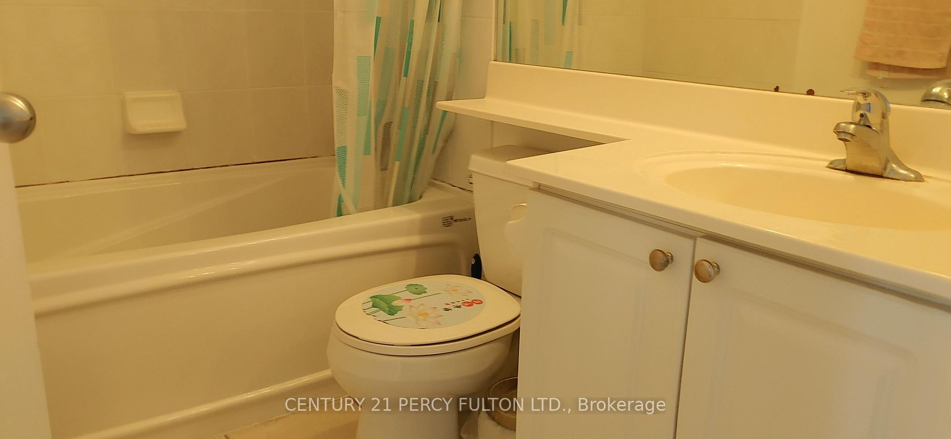 Photo 9 of Unit 709, 28 Harrison Garden Boulevard, North York, Willowdale East — HOMEH