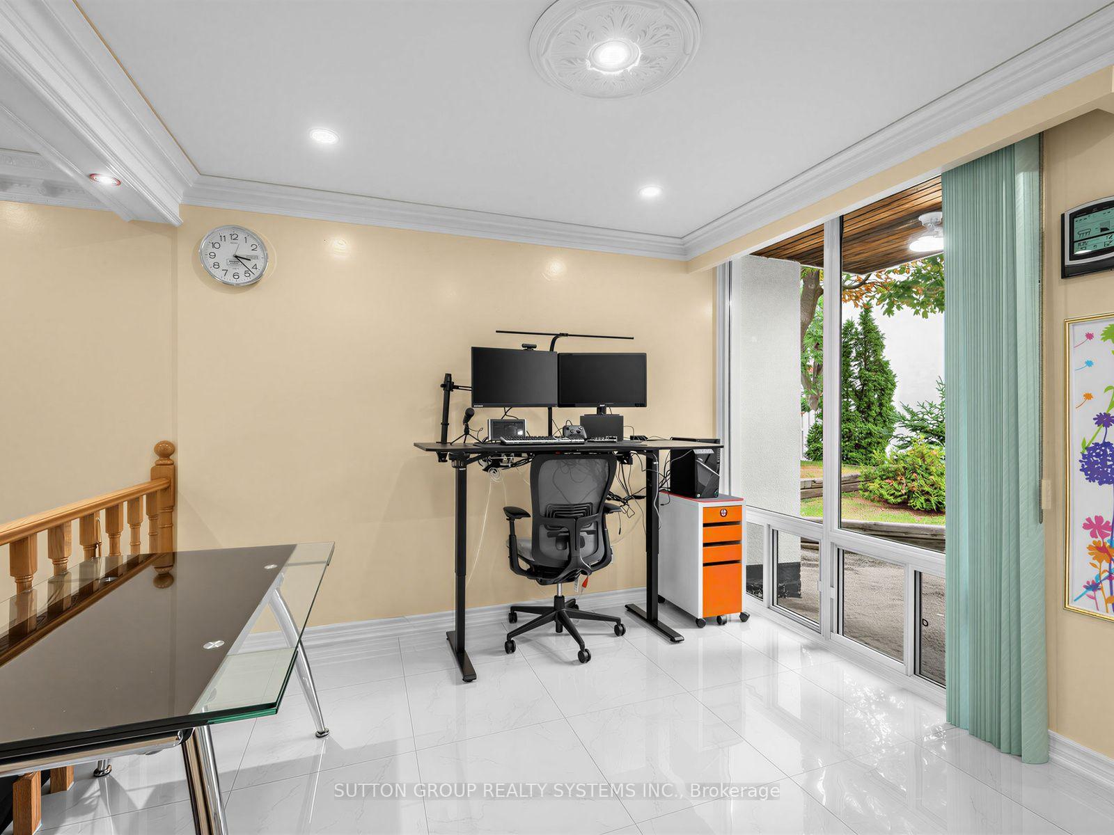 Photo 6 of Unit 86, 2901 Jane Street, North York, Glenfield-Jane Heights — HOMEH