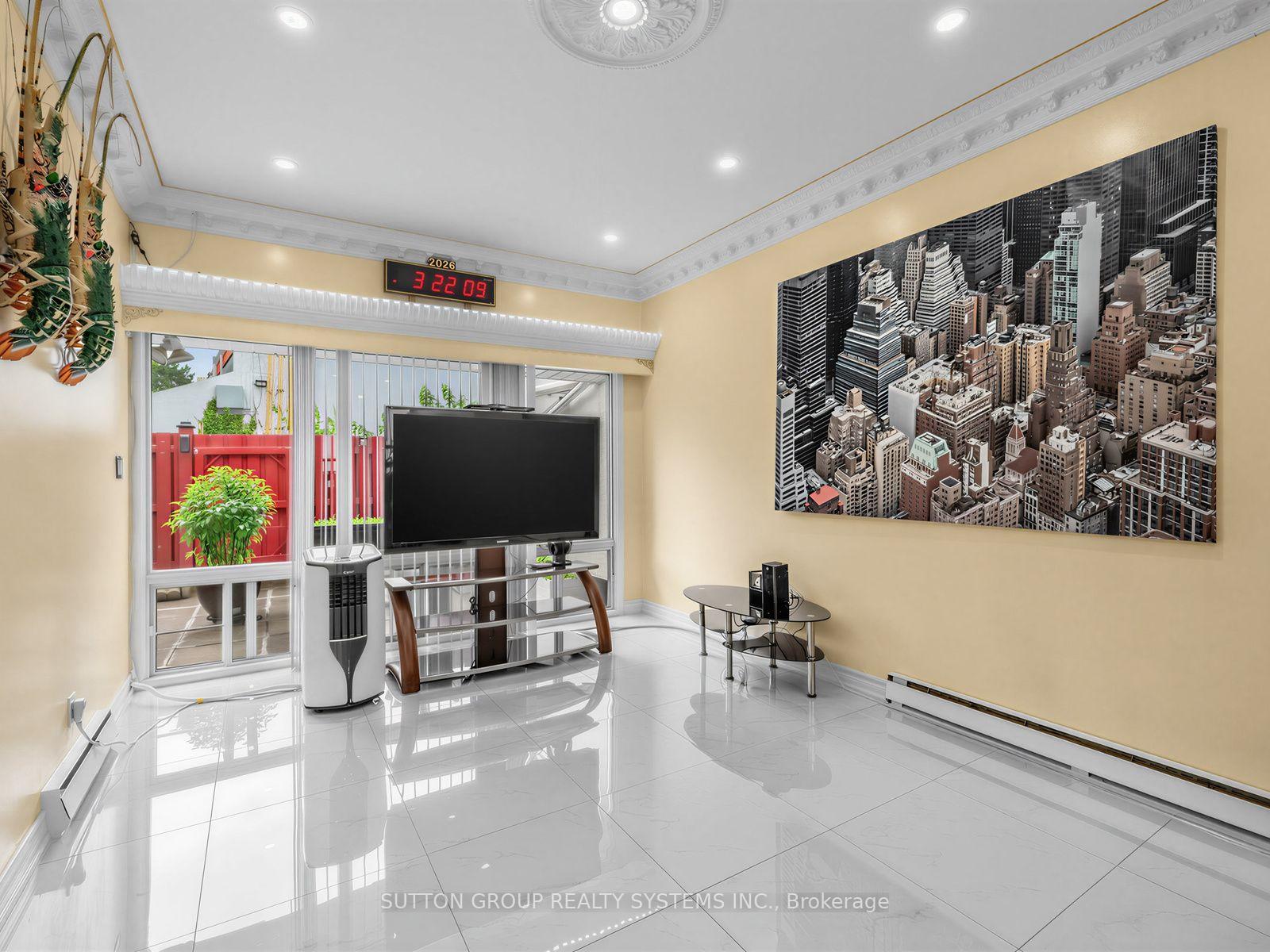 Photo 9 of Unit 86, 2901 Jane Street, North York, Glenfield-Jane Heights — HOMEH