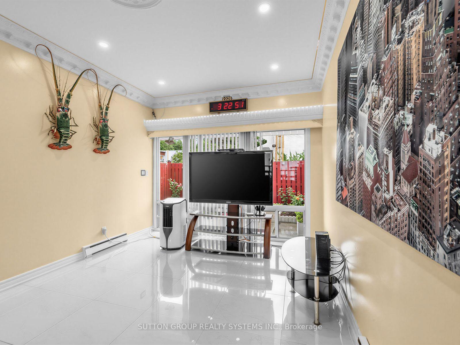 Photo 11 of Unit 86, 2901 Jane Street, North York, Glenfield-Jane Heights — HOMEH