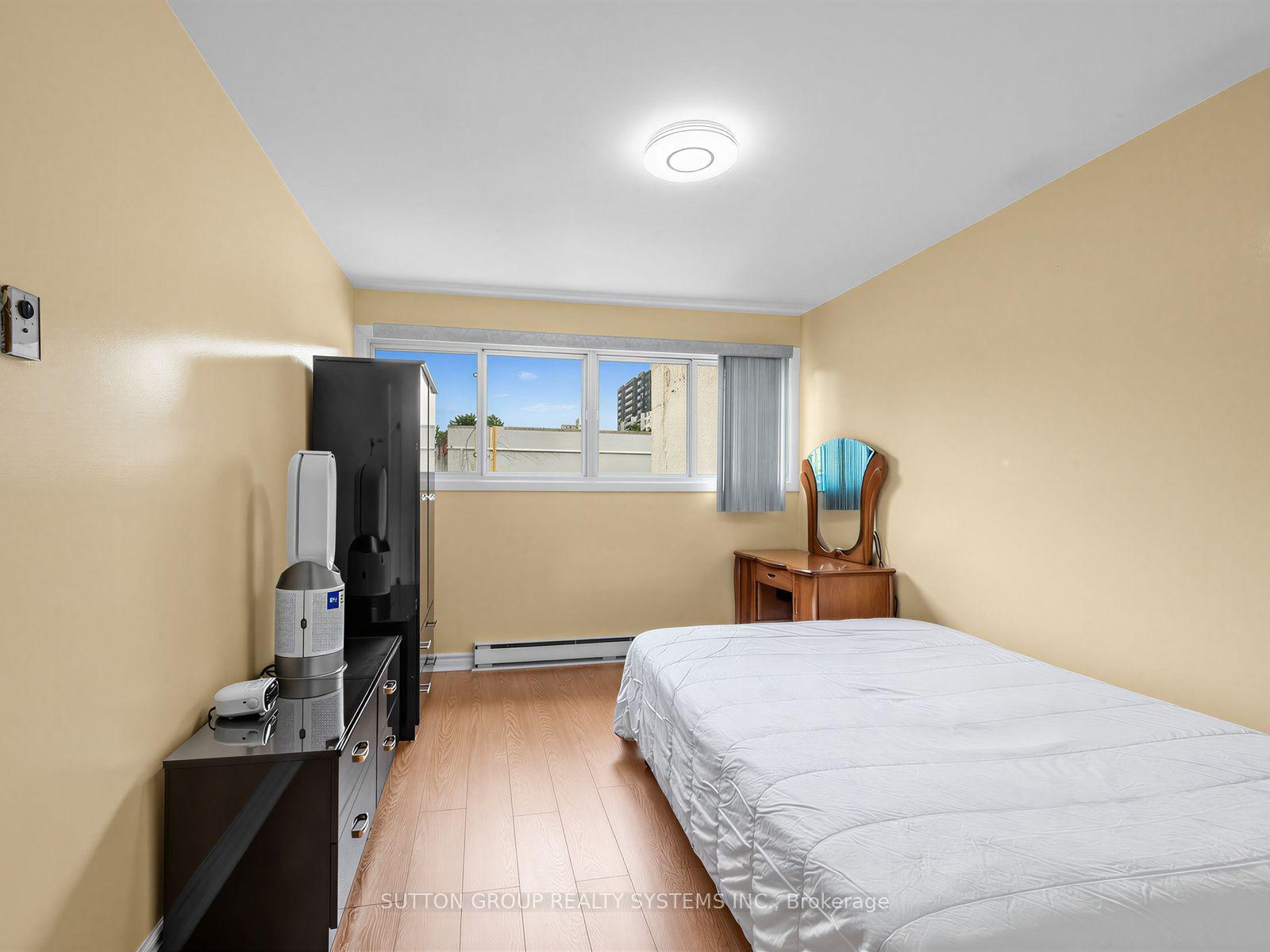 Photo 15 of Unit 86, 2901 Jane Street, North York, Glenfield-Jane Heights — HOMEH