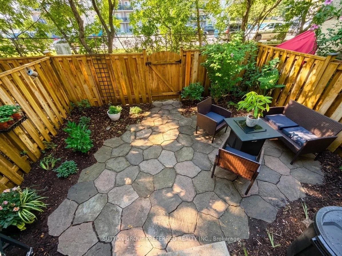 Photo 3 of Unit 27, 825 Dundalk Drive, London, South Q — HOMEH