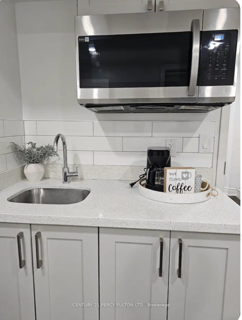 Photo 2 of Unit 1, 54 Baycliffe Drive, Whitby, Williamsburg — HOMEH