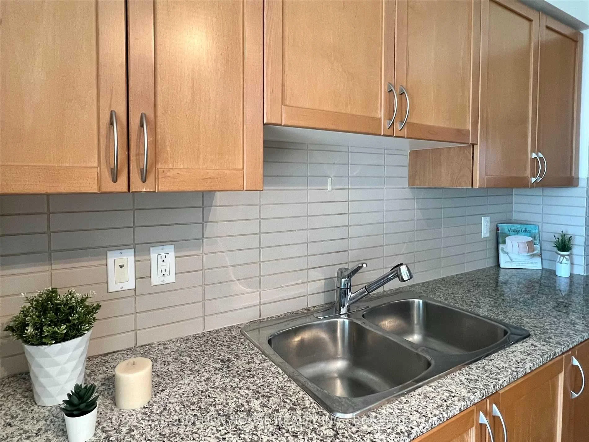 Photo 9 of Unit 1838, 35 Viking Lane, Etobicoke, Islington-City Centre West — HOMEH