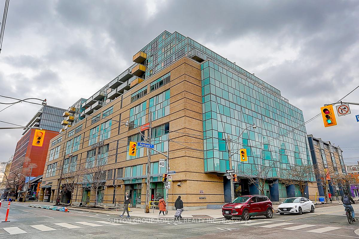 Front of Unit 403, 156 Portland Street