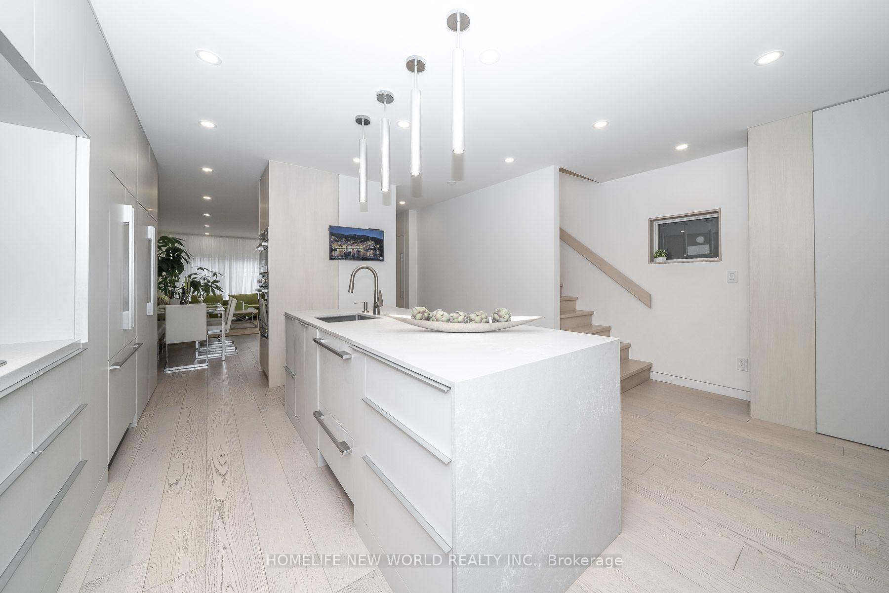 Photo 6 of 30 Carling Avenue, Toronto, Dovercourt-Wallace Emerson-Junction — HOMEH