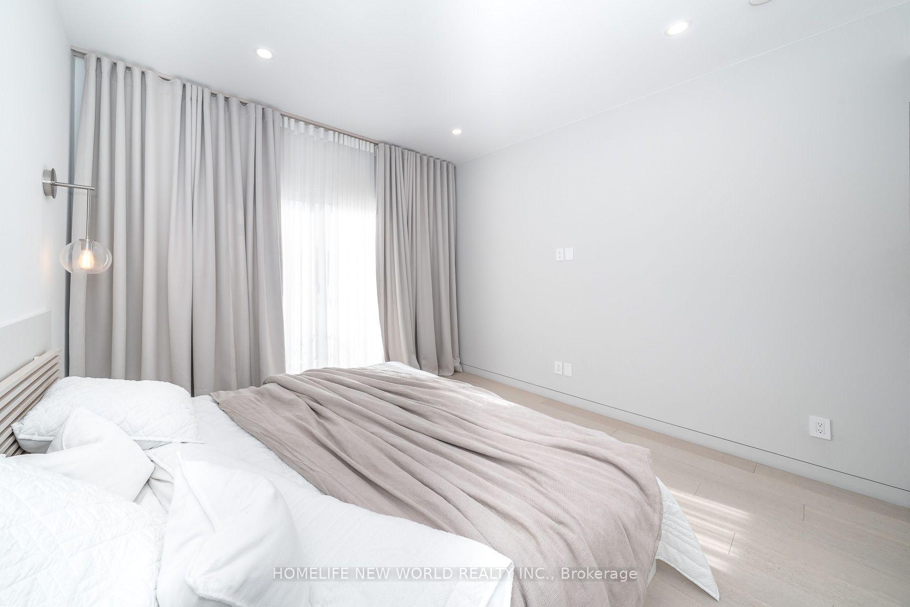 Photo 17 of 30 Carling Avenue, Toronto, Dovercourt-Wallace Emerson-Junction — HOMEH