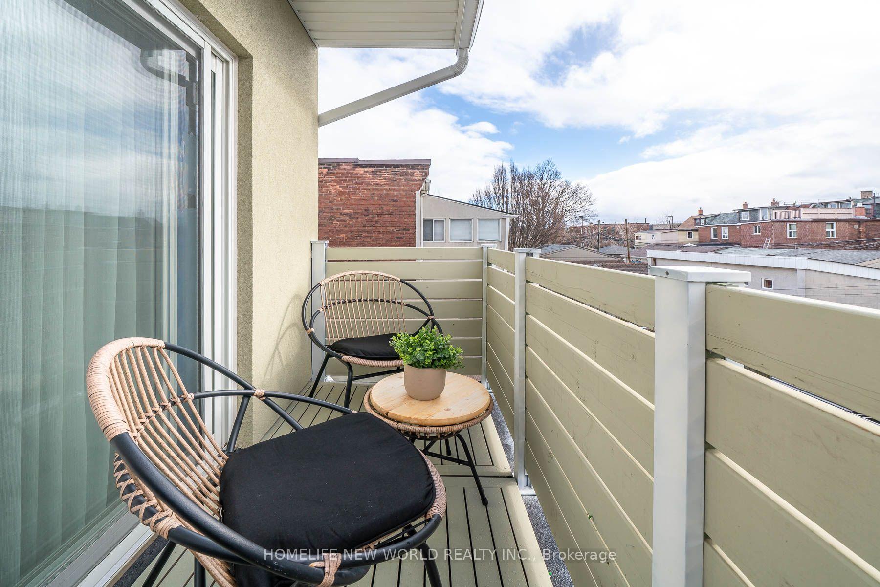 Photo 22 of 30 Carling Avenue, Toronto, Dovercourt-Wallace Emerson-Junction — HOMEH