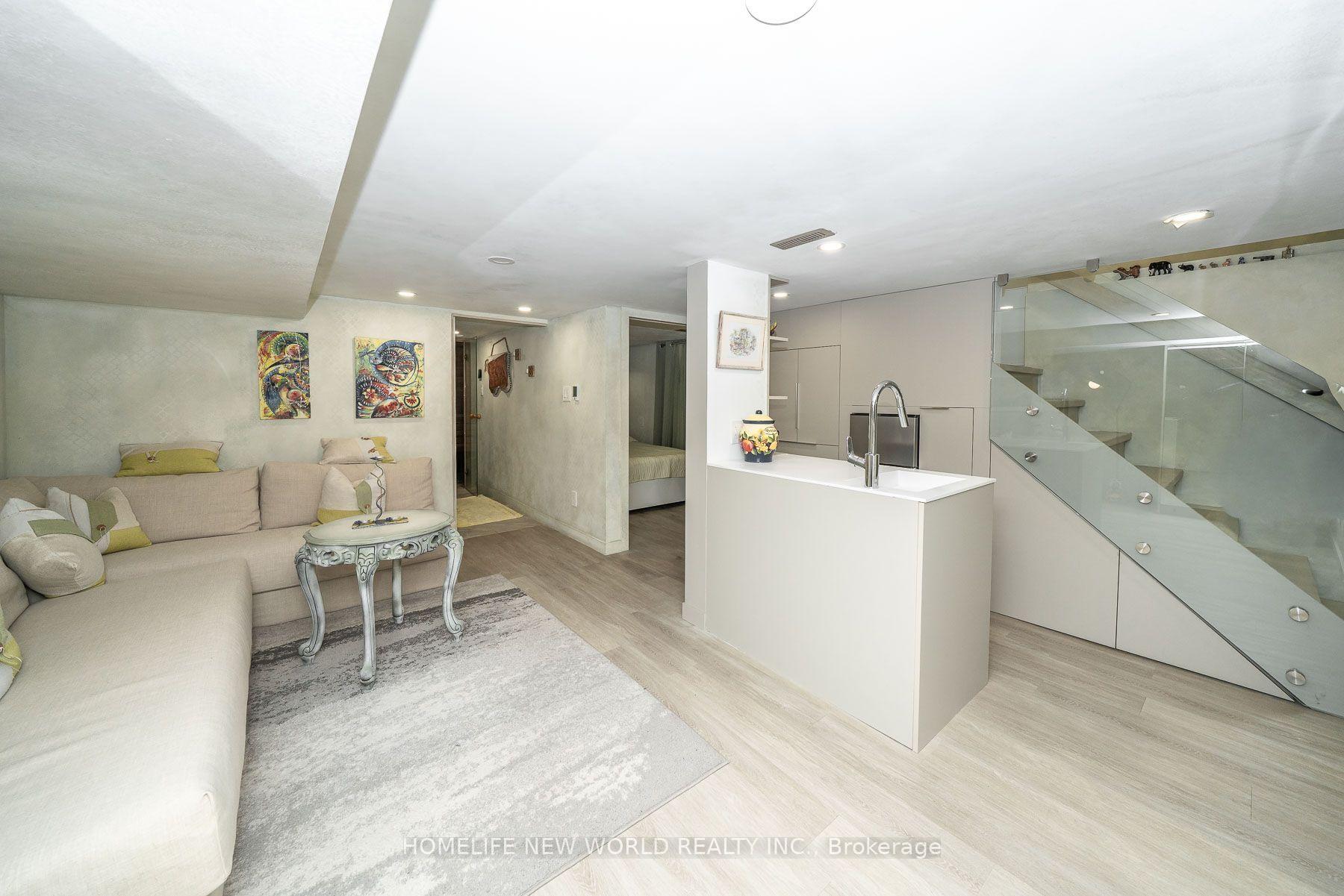 Photo 31 of 30 Carling Avenue, Toronto, Dovercourt-Wallace Emerson-Junction — HOMEH