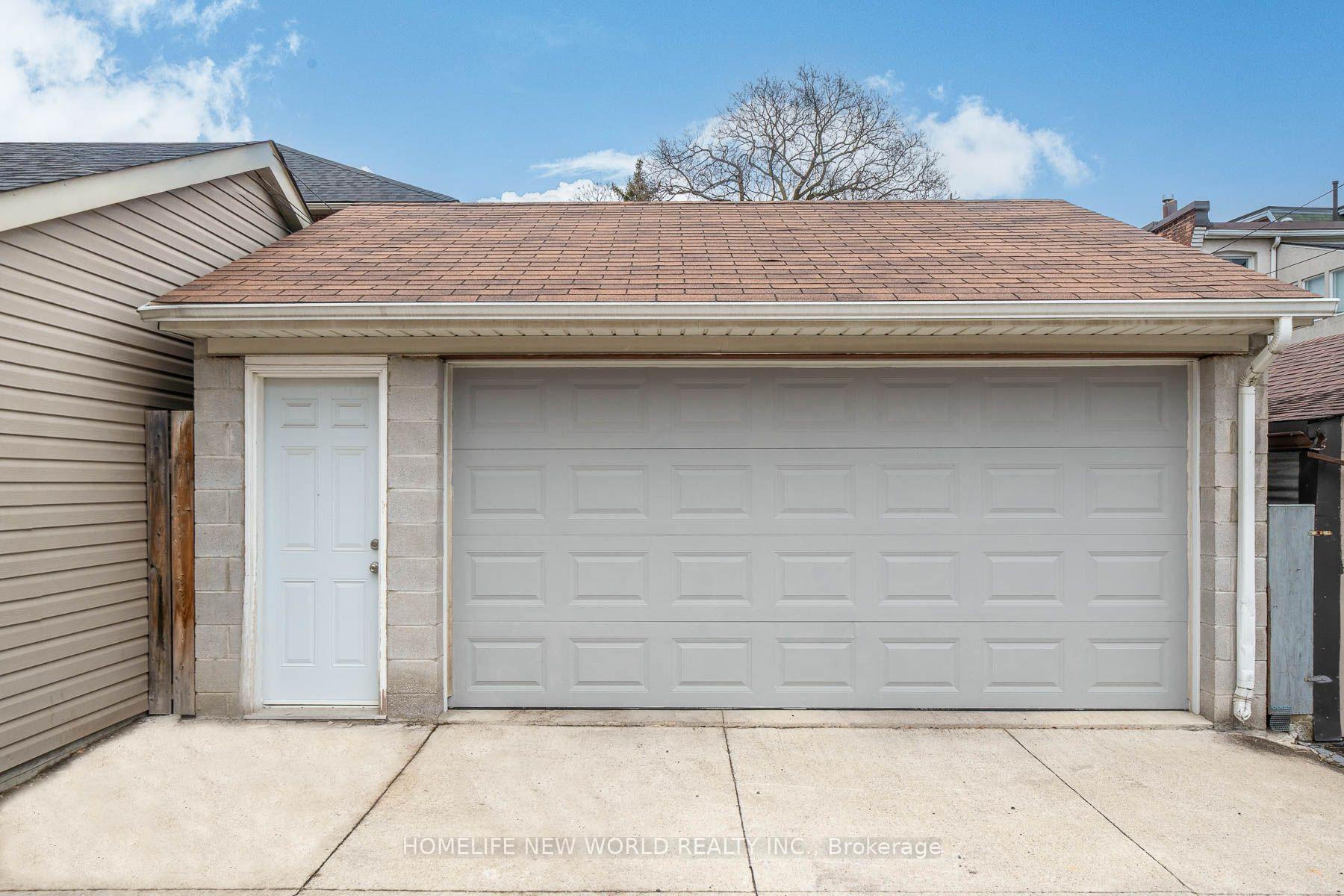 Photo 47 of 30 Carling Avenue, Toronto, Dovercourt-Wallace Emerson-Junction — HOMEH