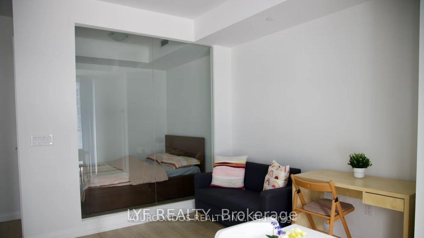 Photo 8 of Unit 2711, 8 Widmer Street, Toronto, Waterfront Communities — HOMEH