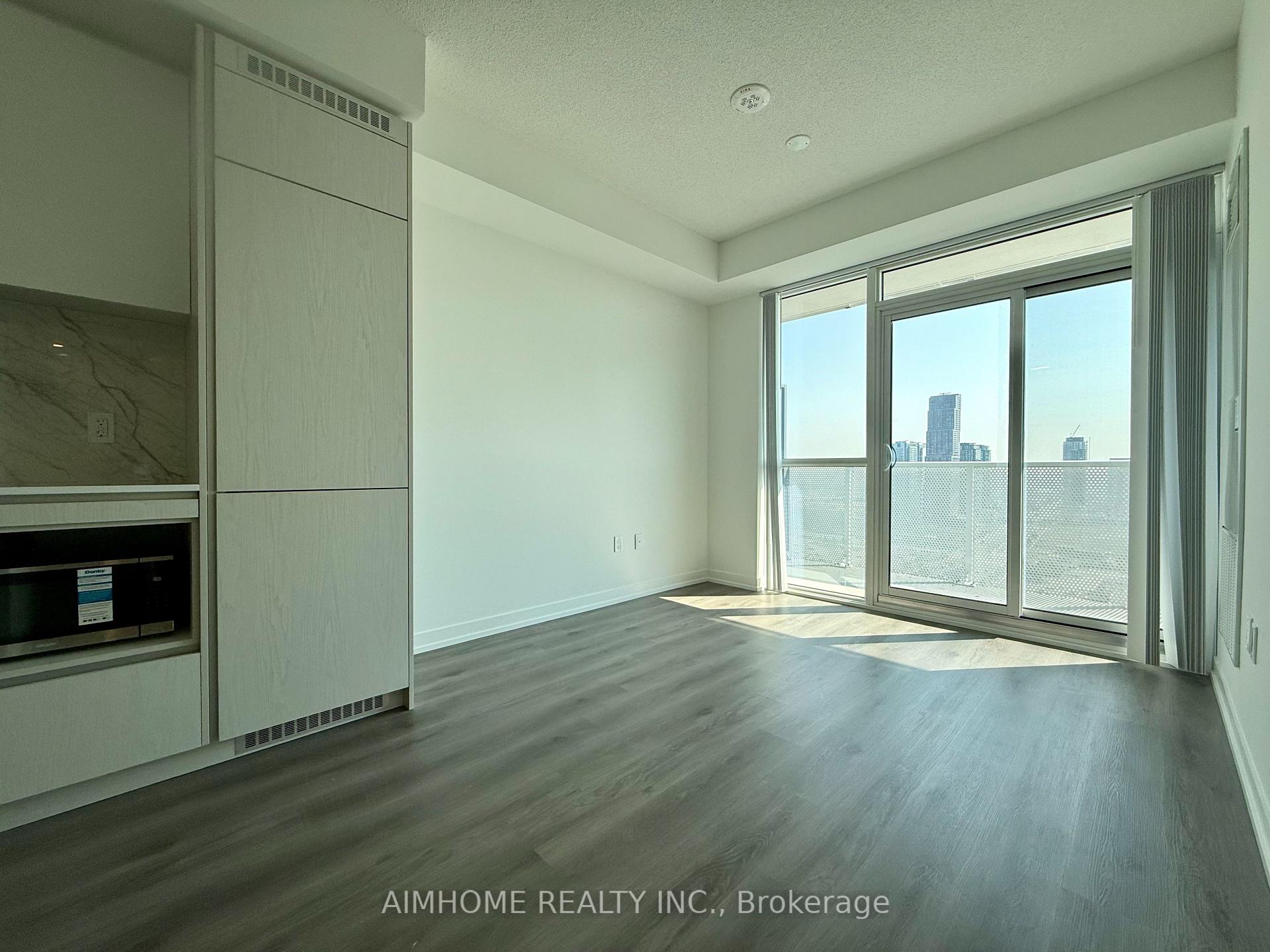 Photo 4 of Unit 3207, 28 Interchange Way, Vaughan, Vaughan Corporate Centre — HOMEH