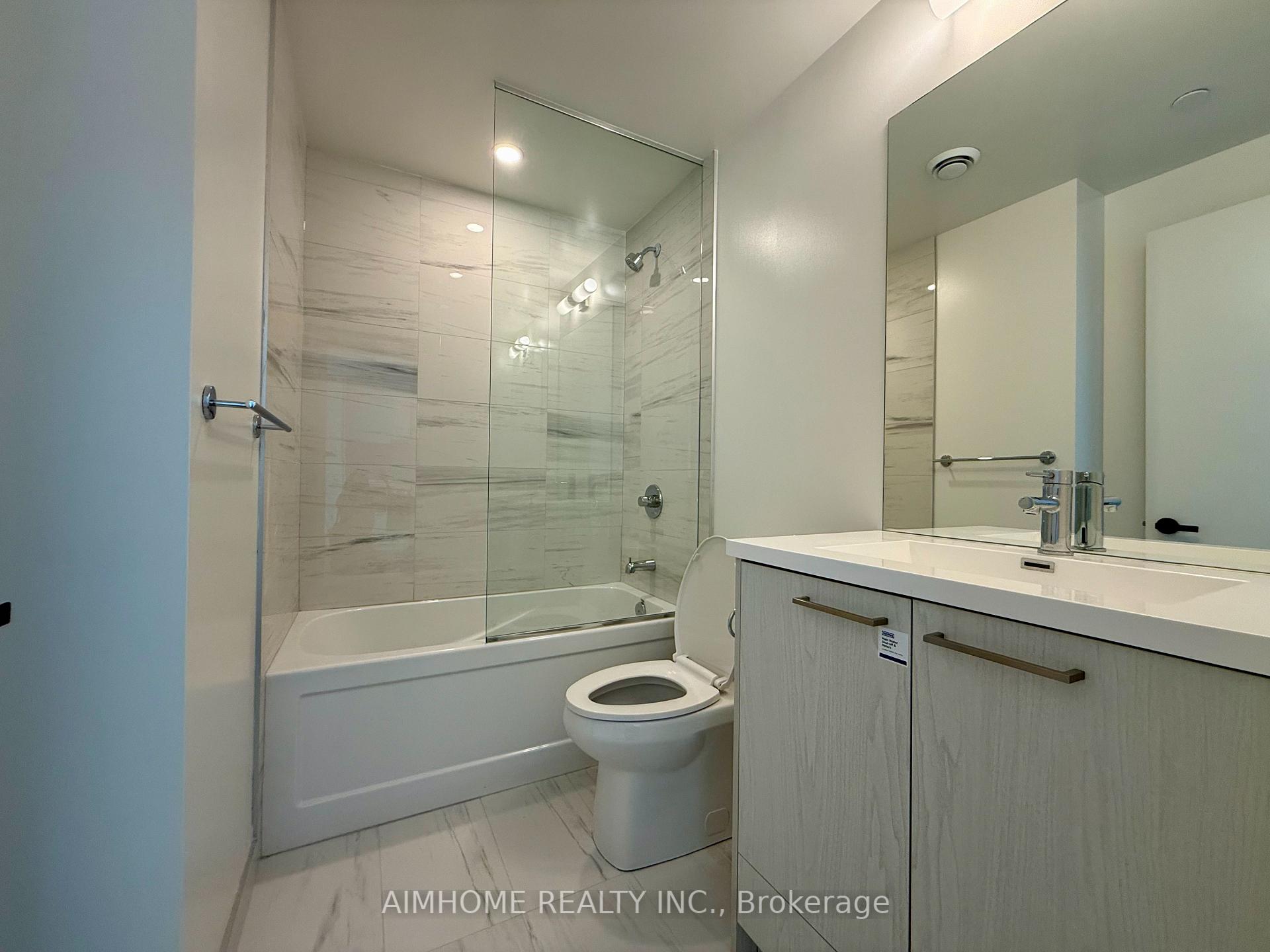 Photo 5 of Unit 3207, 28 Interchange Way, Vaughan, Vaughan Corporate Centre — HOMEH