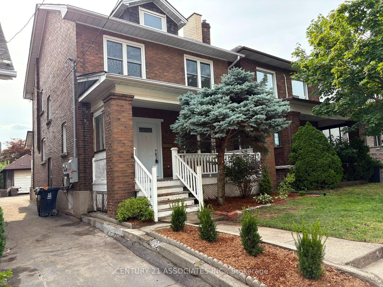 Photo 2 of Unit Unit B, 634 runnymede Road, Toronto, Junction Area — HOMEH