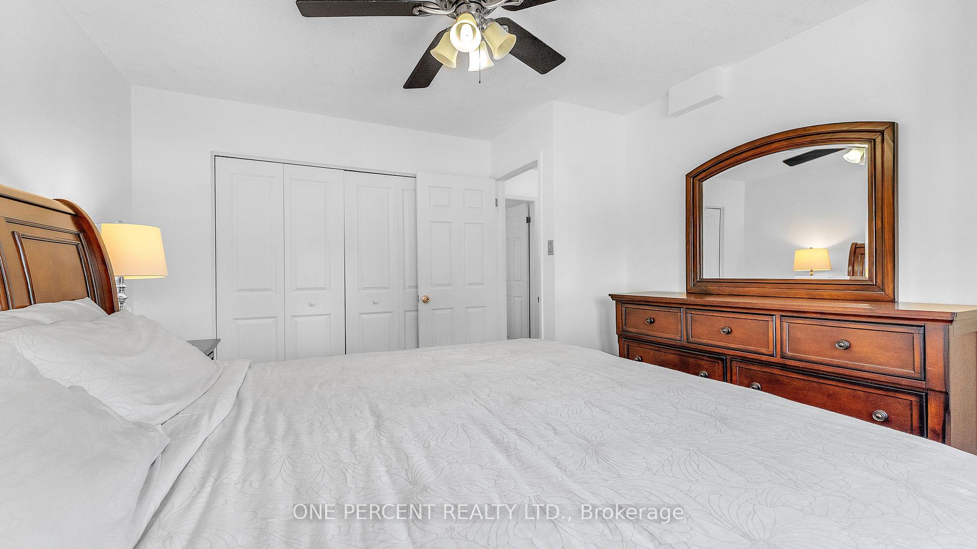 Photo 21 of 1 Cheswick Circle, London, South X — HOMEH