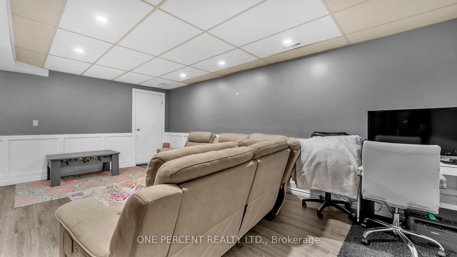 Photo 28 of 1 Cheswick Circle, London, South X — HOMEH