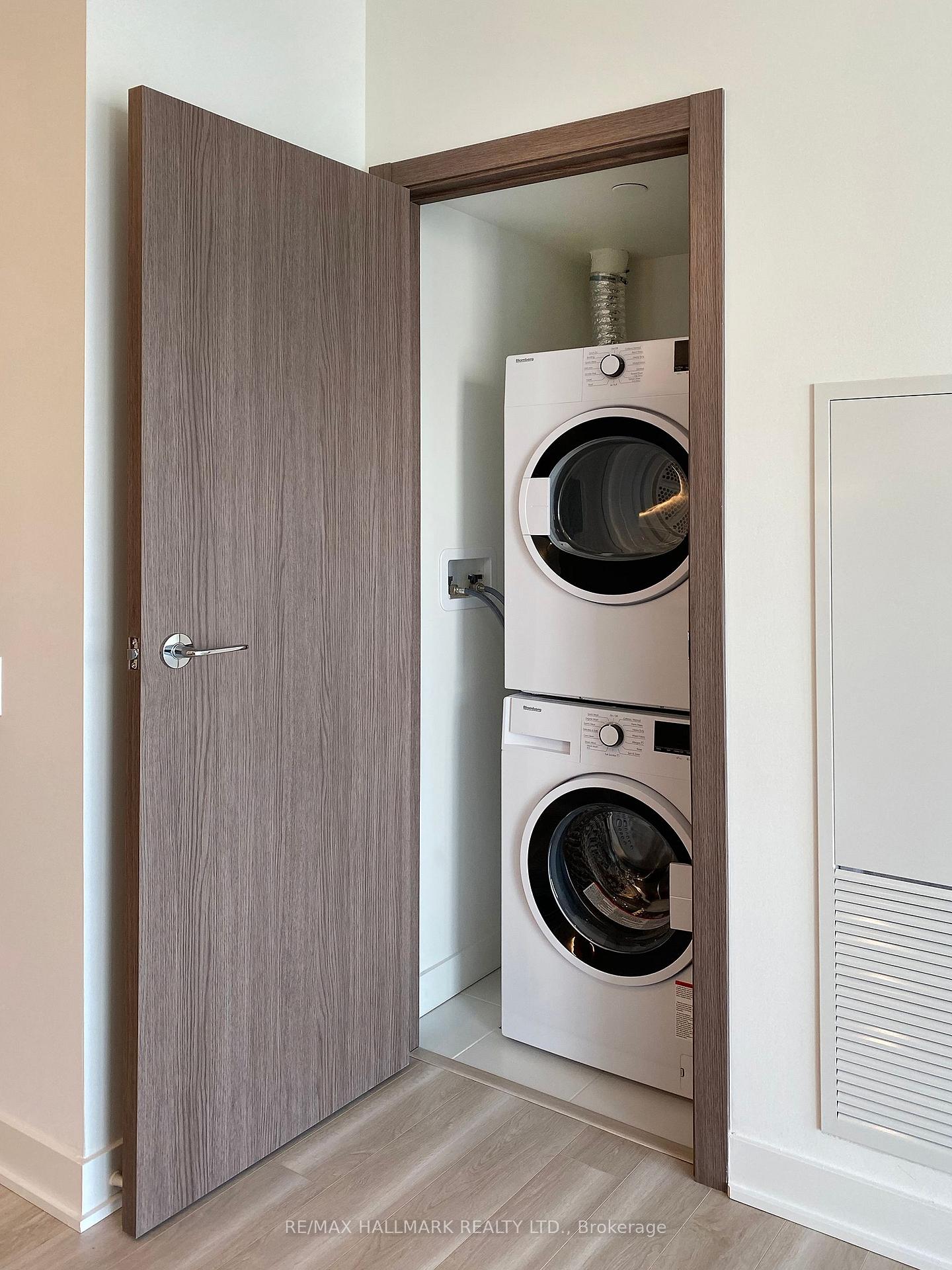 Photo 4 of Unit 4007, 17 Bathurst Street, Toronto, Waterfront Communities — HOMEH