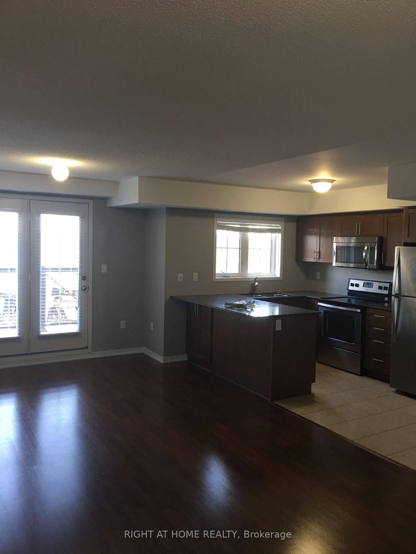 Photo 2 of Unit 29, 2508 Post Road, Oakville, River Oaks — HOMEH