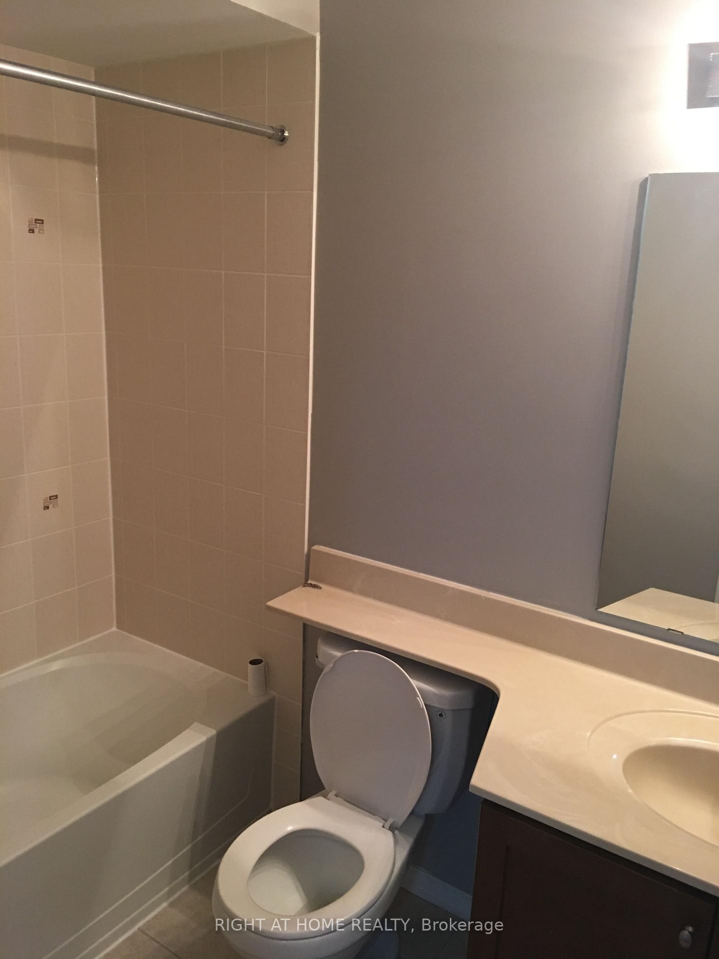 Photo 12 of Unit 29, 2508 Post Road, Oakville, River Oaks — HOMEH