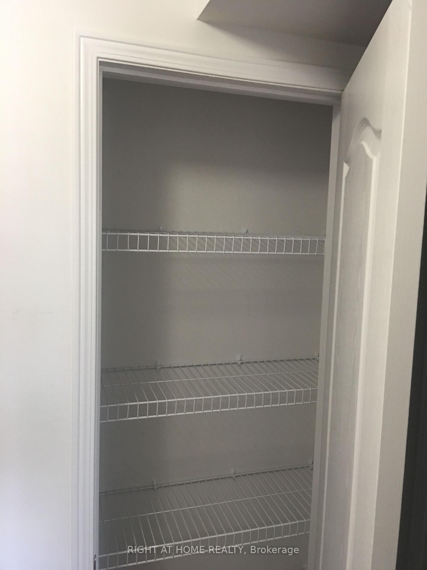 Photo 13 of Unit 29, 2508 Post Road, Oakville, River Oaks — HOMEH