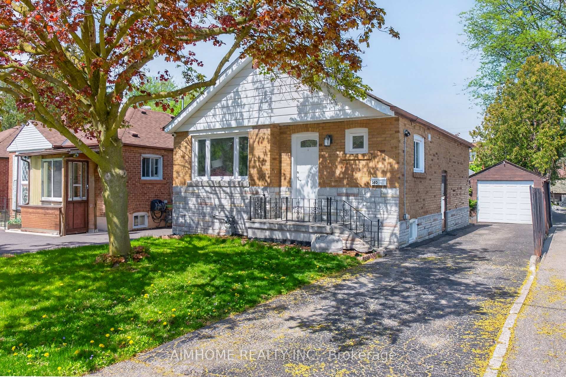 Photo of 140 Meighen Avenue
