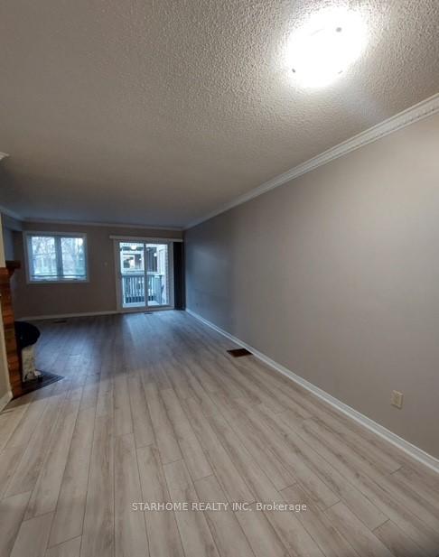 Photo 2 of 33D Shaw Street, Toronto, Niagara — HOMEH